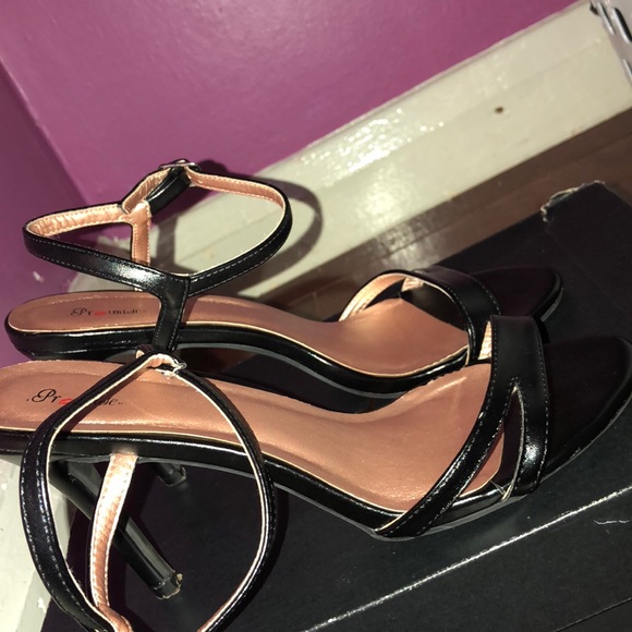 Black leather ankle strap heels - Picture 4 of 4